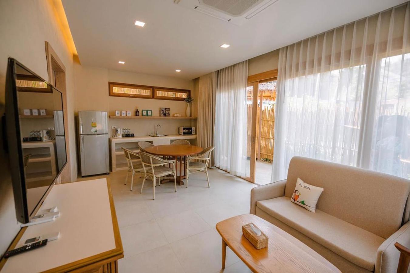 Le La Lake Resort And Spa Kaeng Kachan Kamer foto