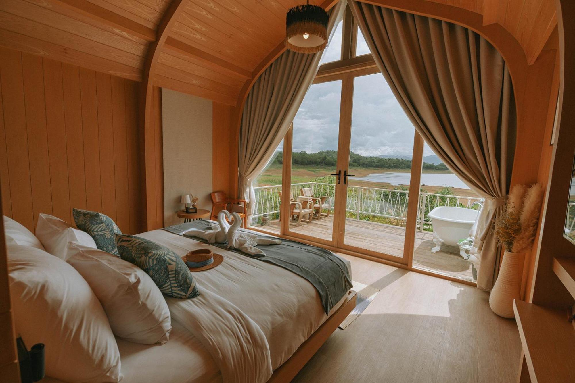 Le La Lake Resort And Spa Kaeng Kachan Buitenkant foto